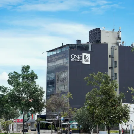 One Sixteen Hotel Отели рядом с достопримечательностью «Суба»