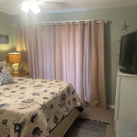 Ocean View Beach Cottage/3BR 2BA/Steps Away From the White, Sandy Beach!