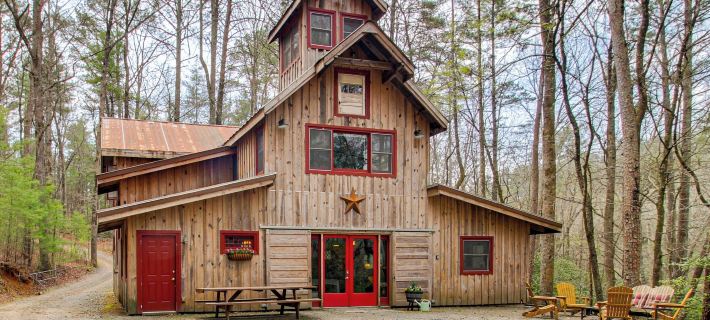 Jasper '7 Timbers' Cabin on 10 Acres w/ a Creek! Hotéis em Pickens County