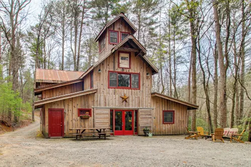 Jasper '7 Timbers' Cabin on 10 Acres w/ a Creek! - 3-Star