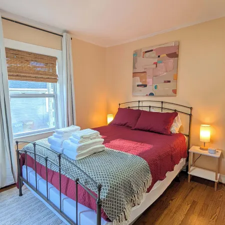 Stylish Durham Retreat - Walkable, Sleeps 6
