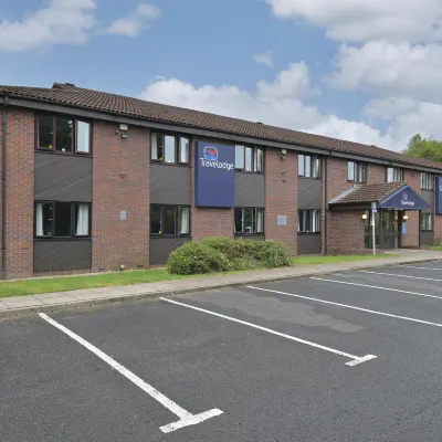 Travelodge Birmingham Oldbury Hotels near Mayfair Suite