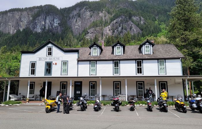 Bush House Inn
