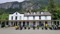 Bush House Inn - Homestay