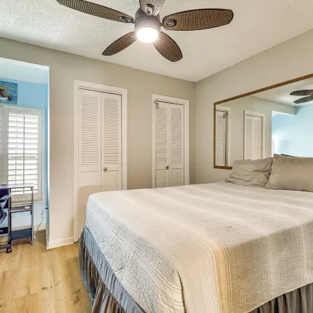 Cozy Carolina Beach Condo w/ Ocean Views!