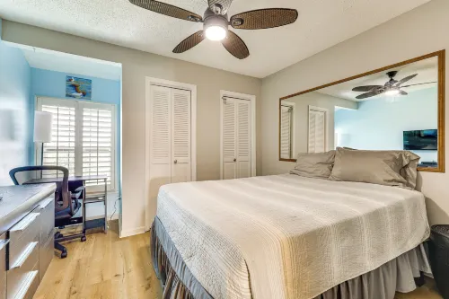 Cozy Carolina Beach Condo w/ Ocean Views! - parking