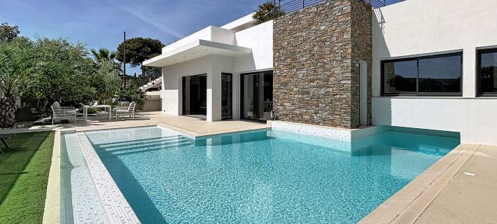 L'Oustaloun Ξενοδοχεία στην πόλη Frejus
