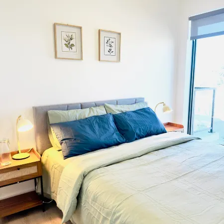 Downtown Condo, Stylish & Comfy
