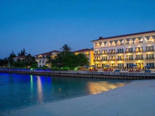 Hulhule Island Hotel - parcheggio