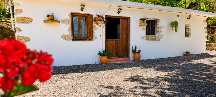 Oniropagida - Dream Catcher - House on Way to Sougia Hotels in Kolimvari