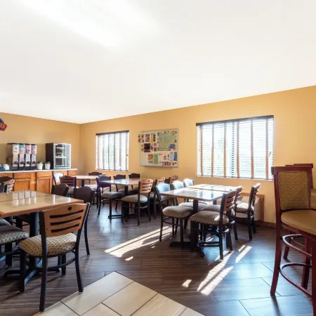 Baymont by Wyndham Louisville South I 65