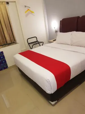 MJs Hotel