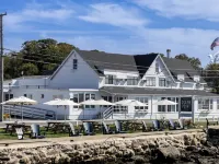 Bluebird Ocean Point Inn Hotels in Boothbay