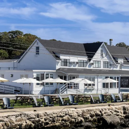 Bluebird Ocean Point Inn