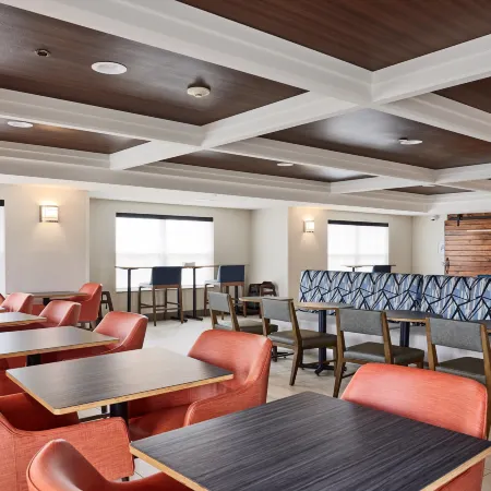 Holiday Inn Express & Suites MILWAUKEE AIRPORT by IHG