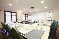 馬賽西部馬蒂格基里亞德直營酒店 - 停車場