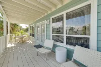 Covered Deck & Bay Views: Bradenton Beach Abode! - Wifi