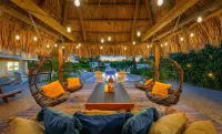 7 Bedroom with Dockage, Pool, Firepit, Paddle Boards & Kayaks - 4 tähden