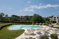 Pisa Tower Plaza - Pools