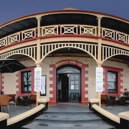 Anchorage Seafront Hotel
