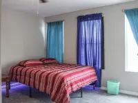Mackenzie - Private BR w-Shared Bathroom Hotels near Camelback Ranch