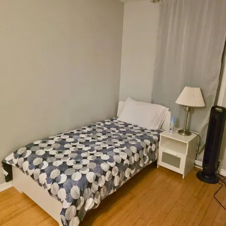 Comfortable 2-Bedroom Apartment in Laval, 2 Parking Spaces, Optional Car Ren