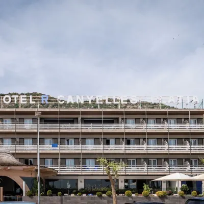 Canyelles Platja Hotels near Roses Town Center