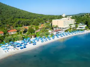 穆拉特雷斯艾瓦勒克D度假村