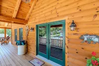 Luxury Log home steps from private beach in Meredith on Lake Winnipesaukee. - Wifi