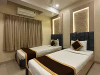 The Panash Hotel & Banquets Hotels near IISWBM