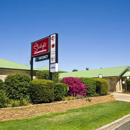 Starlight Motor Inn