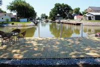 Waterfront Port Clinton Cottage: 5 Mi to Lake Erie - Homestays