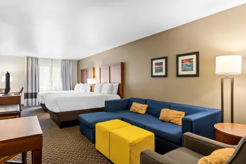 Comfort Inn & Suites Midtown - Parking