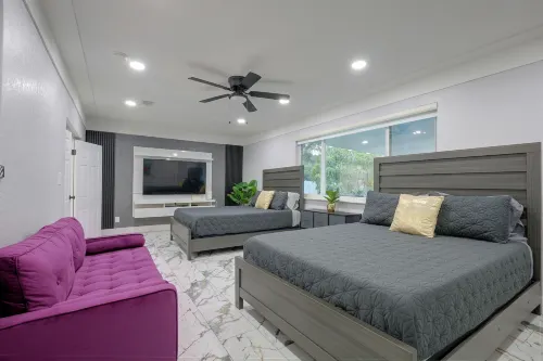 < 3 Mi to Hard Rock Stadium! Family-friendly Home - Country Houses