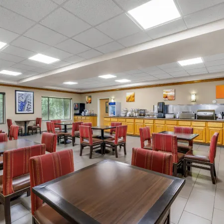Comfort Suites Airport
