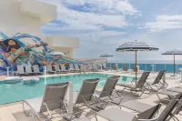 Hotel Maren Fort Lauderdale Beach, Curio Collection by Hilton - Infinity Pools
