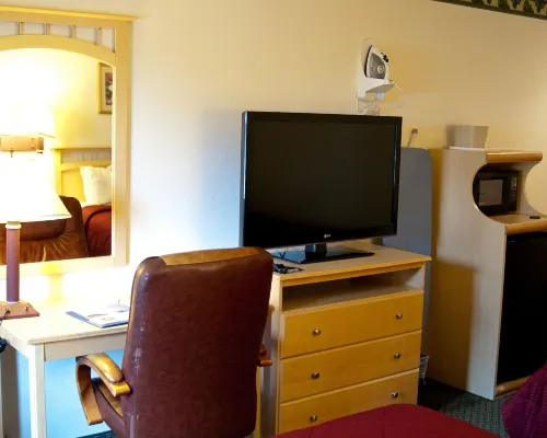 Lamplighter Inn & Suites Rooms Photos