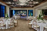 AC Hotel Greenville - فطور