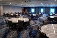 Fairfield Inn & Suites Columbus, IN - Pools