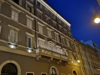 Forvm Boutique Hotel Hotels near Barcola