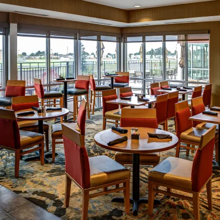 DoubleTree by Hilton West Fargo Sanford Medical Center Area