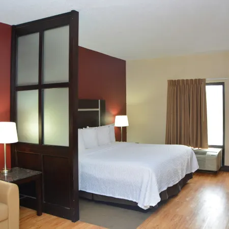 Red Roof Plus+ & Suites Chattanooga - Downtown