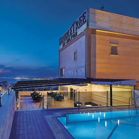 DoubleTree by Hilton Izmir - Alsancak