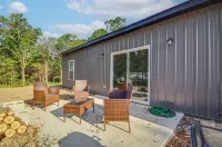 7 Mi to Lucas Oil Speedway! Home w/ Patio & Yard - Wifi
