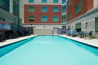 Hampton Inn & Suites - Gilroy, CA - Family