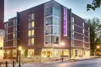SpringHill Suites Bloomington - Bãi đậu xe
