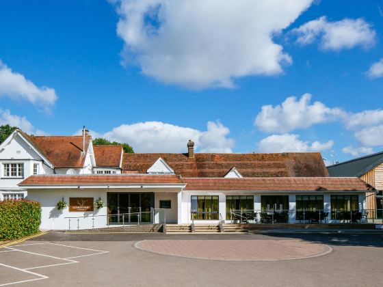 Aubrey Park Hotel