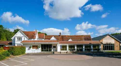 Aubrey Park Hotel - parking