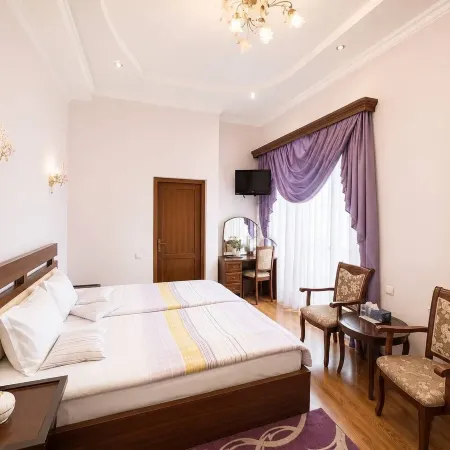 Christy Hotel