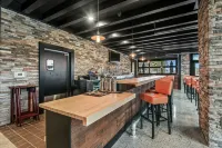 Cobblestone Hotel & Suites - Cullman - Quầy Bar